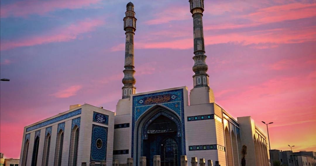 أحد المساجد المعروفة في القطيف