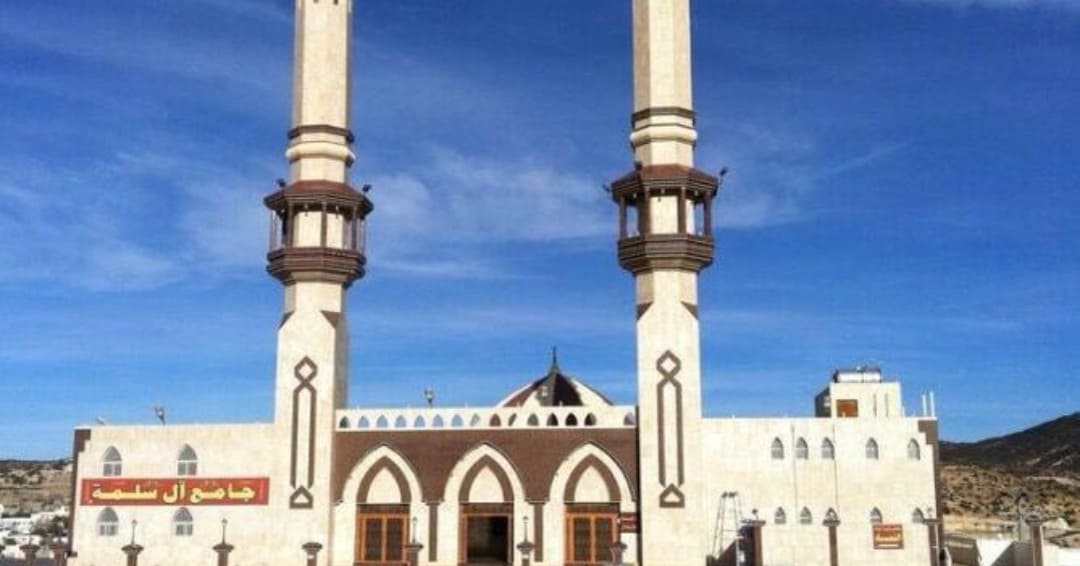 أحد المساجد المعروفة في بلقرن
