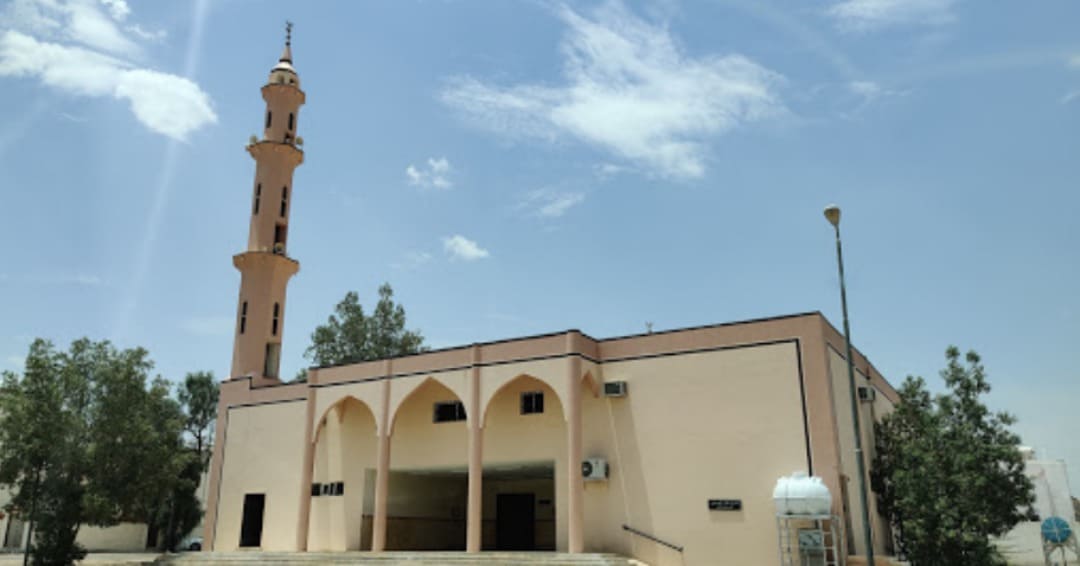 أحد المساجد المعروفة في يدمة